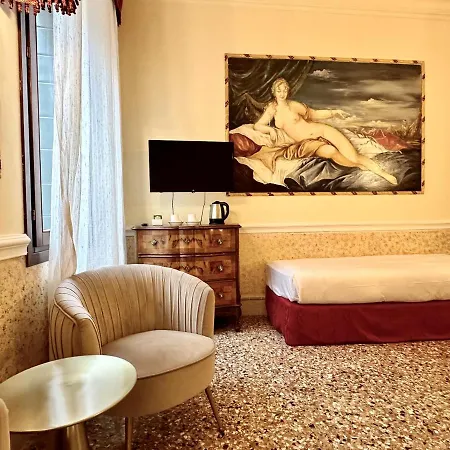 Bed & Breakfast Casa Fenice 4*